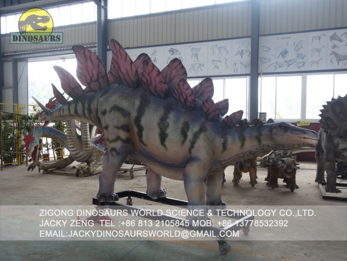 animatronic stegosaurus